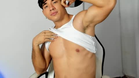 Snapshot of enzo_corleone chatting on May 13, 2026, 4:21 am enzo_corleone online show from May 13, 2026, 4:21 am