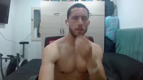 enzo_savage online show from November 28, 2025, 2:20 pm