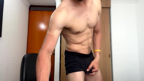 enzo_savage online show from December 19, 2025, 8:05 pm