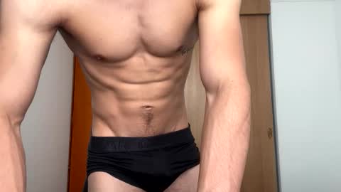 Snapshot of enzo_savage chatting on April 4, 2026, 7:22 pm enzo_savage online show from April 4, 2026, 7:22 pm