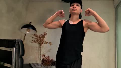 enzo_steel online show from November 29, 2025, 7:11 am