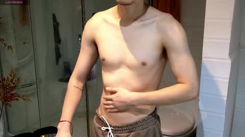 enzo_steel online show from April 26, 2026, 9:34 pm