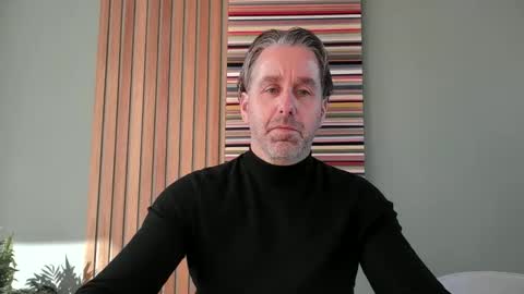 Snapshot of enzoenzo7 chatting on March 27, 2026, 8:20 am Enzos Massive Cock online show from March 27, 2026, 8:20 am