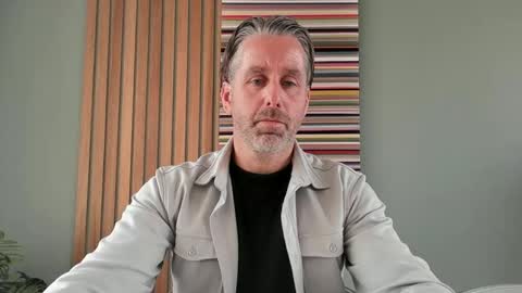 Snapshot of enzoenzo7 chatting on April 15, 2026, 10:00 am Enzos Massive Cock online show from April 15, 2026, 10:00 am