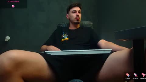 EnzoRace online show from September 13, 2025, 4:23 am