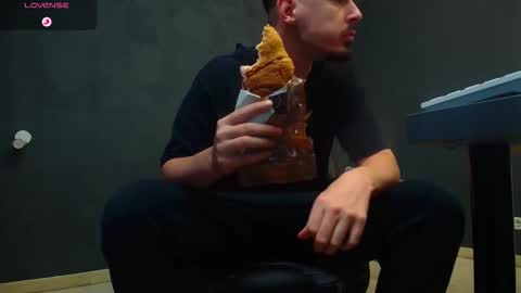 EnzoRace online show from September 14, 2025, 4:44 am