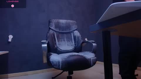 EnzoRace online show from January 9, 2026, 6:38 am