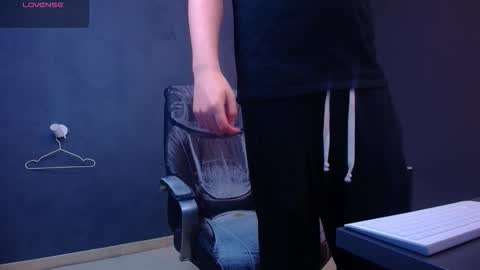 EnzoRace online show from February 3, 2026, 5:49 am