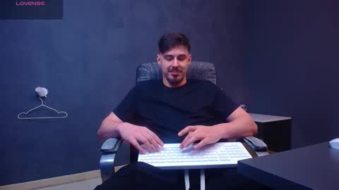 EnzoRace online show from February 3, 2026, 6:40 am