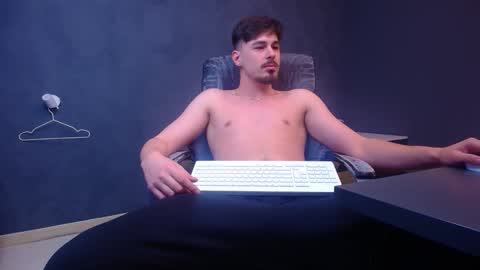 EnzoRace online show from February 5, 2026, 6:29 am