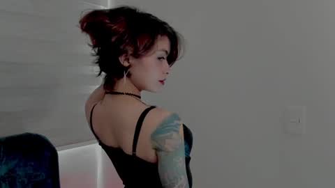 Leyla online show from February 21, 2025, 1:55 pm