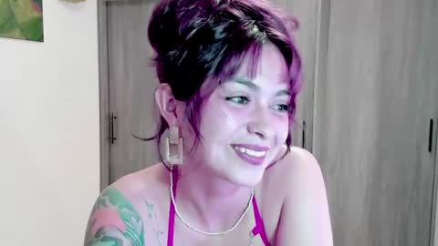 Snapshot of ephemeral_hot chatting on October 23, 2025, 12:43 am Leyla online show from October 23, 2025, 12:43 am