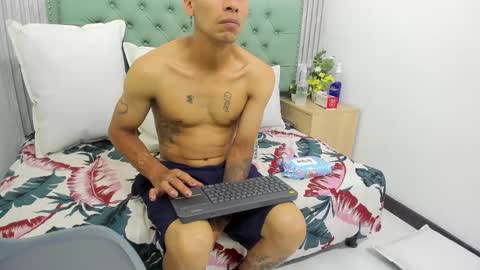 Snapshot of erack_and_emmy chatting on September 23, 2025, 3:42 am erack_and_emmy online show from September 23, 2025, 3:42 am