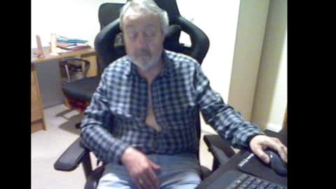erasmus_d online show from January 15, 2025, 5:58 pm