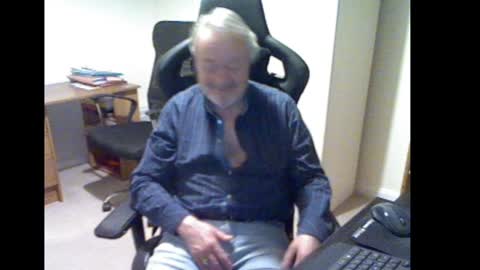 erasmus_d online show from January 19, 2025, 5:39 pm