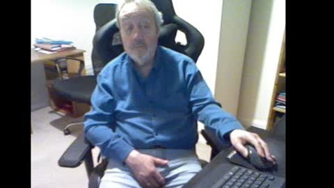 erasmus_d online show from January 25, 2025, 6:02 pm