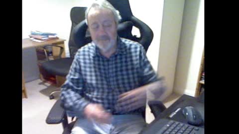 erasmus_d online show from January 29, 2025, 7:32 pm