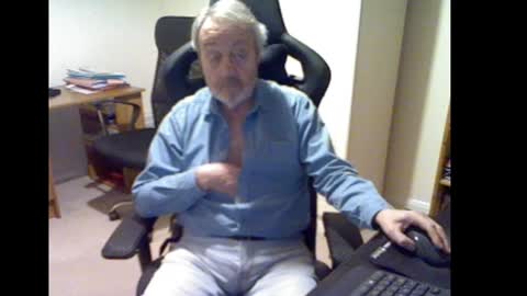 erasmus_d online show from January 31, 2025, 6:03 pm