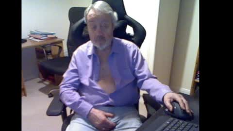 erasmus_d online show from February 1, 2025, 6:08 pm