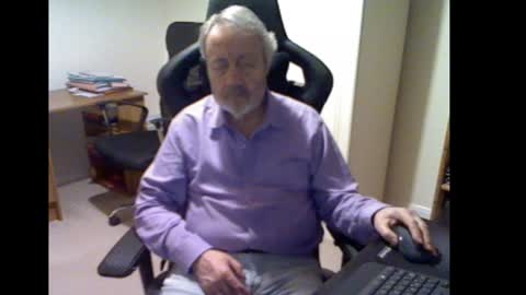 erasmus_d online show from February 8, 2025, 5:29 pm