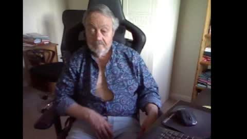 erasmus_d online show from February 24, 2025, 5:31 pm
