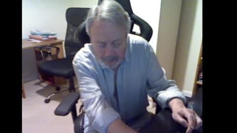 erasmus_d online show from February 27, 2025, 6:20 pm