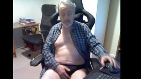 erasmus_d online show from March 12, 2025, 6:11 pm
