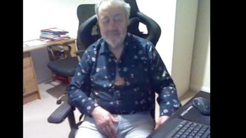 erasmus_d online show from March 7, 2026, 5:54 pm