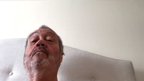 erasmus_d online show from April 29, 2026, 7:34 am