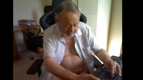 Snapshot of erasmus_d chatting on May 28, 2026, 4:26 pm erasmus_d online show from May 28, 2026, 4:26 pm