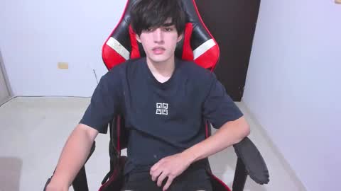 Snapshot of eren_tatakae chatting on February 21, 2026, 5:03 pm eren_tatakae online show from February 21, 2026, 5:03 pm