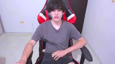 Snapshot of eren_tatakae chatting on February 25, 2026, 3:38 am eren_tatakae online show from February 25, 2026, 3:38 am