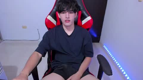 Snapshot of eren_tatakae chatting on March 25, 2026, 2:28 am eren_tatakae online show from March 25, 2026, 2:28 am