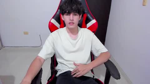 Snapshot of eren_tatakae chatting on March 28, 2026, 2:44 am eren_tatakae online show from March 28, 2026, 2:44 am