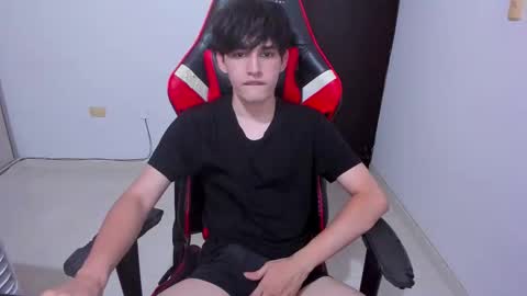 Snapshot of eren_tatakae chatting on March 29, 2026, 3:39 am eren_tatakae online show from March 29, 2026, 3:39 am