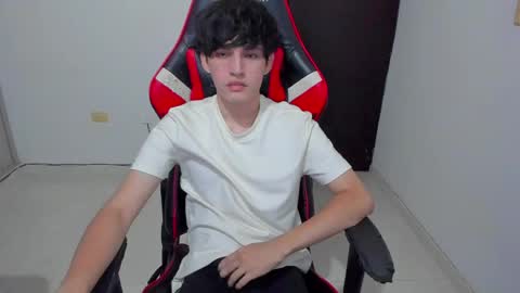 Snapshot of eren_tatakae chatting on April 11, 2026, 3:55 am eren_tatakae online show from April 11, 2026, 3:55 am