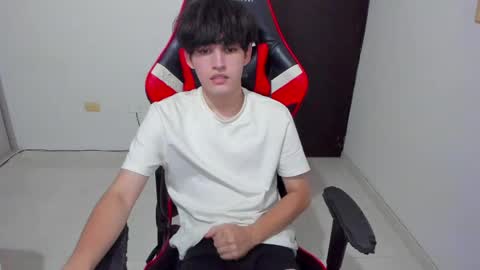 Snapshot of eren_tatakae chatting on April 12, 2026, 3:00 am eren_tatakae online show from April 12, 2026, 3:00 am