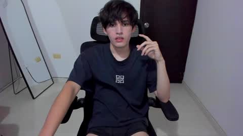 eren_tatakae online show from May 15, 2026, 3:35 am