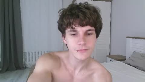 Eric Crush online show from June 24, 2026, 4:33 am