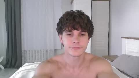 Eric Crush online show from June 25, 2026, 4:45 am