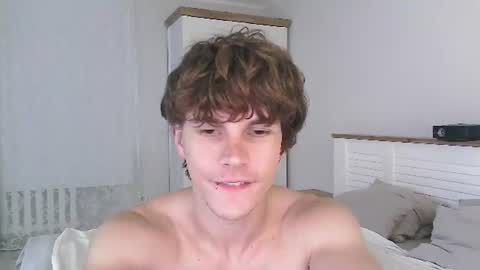 Eric Crush online show from July 7, 2026, 4:04 am