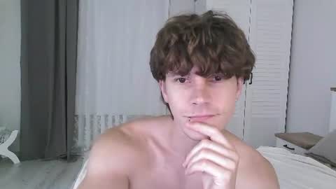 Eric Crush online show from July 29, 2026, 4:10 am