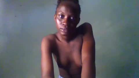 Snapshot of erica843871 chatting on October 7, 2025, 12:57 pm Erica online show from October 7, 2025, 12:57 pm