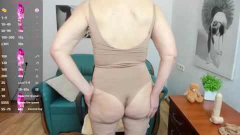 Snapshot of erica_edmonton chatting on October 23, 2025, 6:23 am eRICA eDMONTON online show from October 23, 2025, 6:23 am