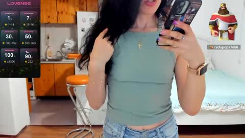 Erika online show from April 29, 2026, 10:05 pm