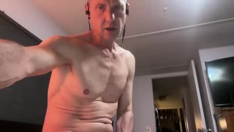 Snapshot of ericgene chatting on October 1, 2025, 12:27 am skoooozle online show from October 1, 2025, 12:27 am