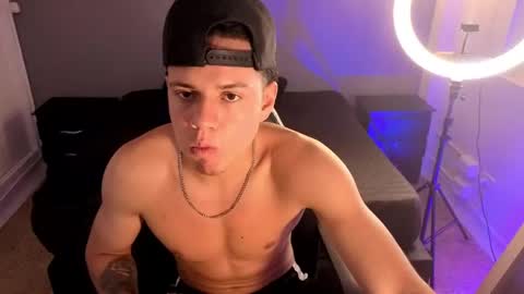 Erick  online show from May 7, 2026, 4:51 am
