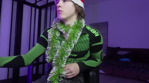 Snapshot of erick_grant chatting on December 26, 2024, 7:16 pm ERICK GRANT online show from December 26, 2024, 7:16 pm
