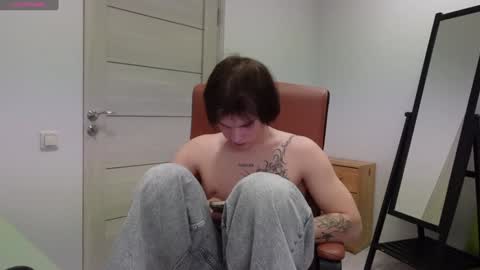 Snapshot of erick_grant chatting on February 26, 2025, 1:00 am ERICK GRANT online show from February 26, 2025, 1:00 am