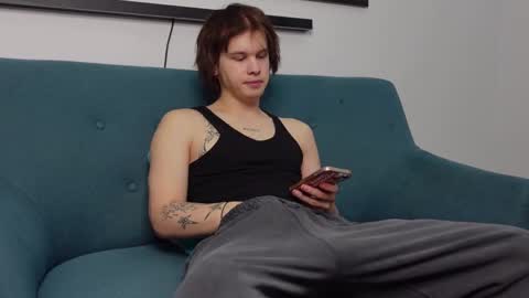Snapshot of erick_grant chatting on March 5, 2025, 4:35 pm ERICK GRANT online show from March 5, 2025, 4:35 pm